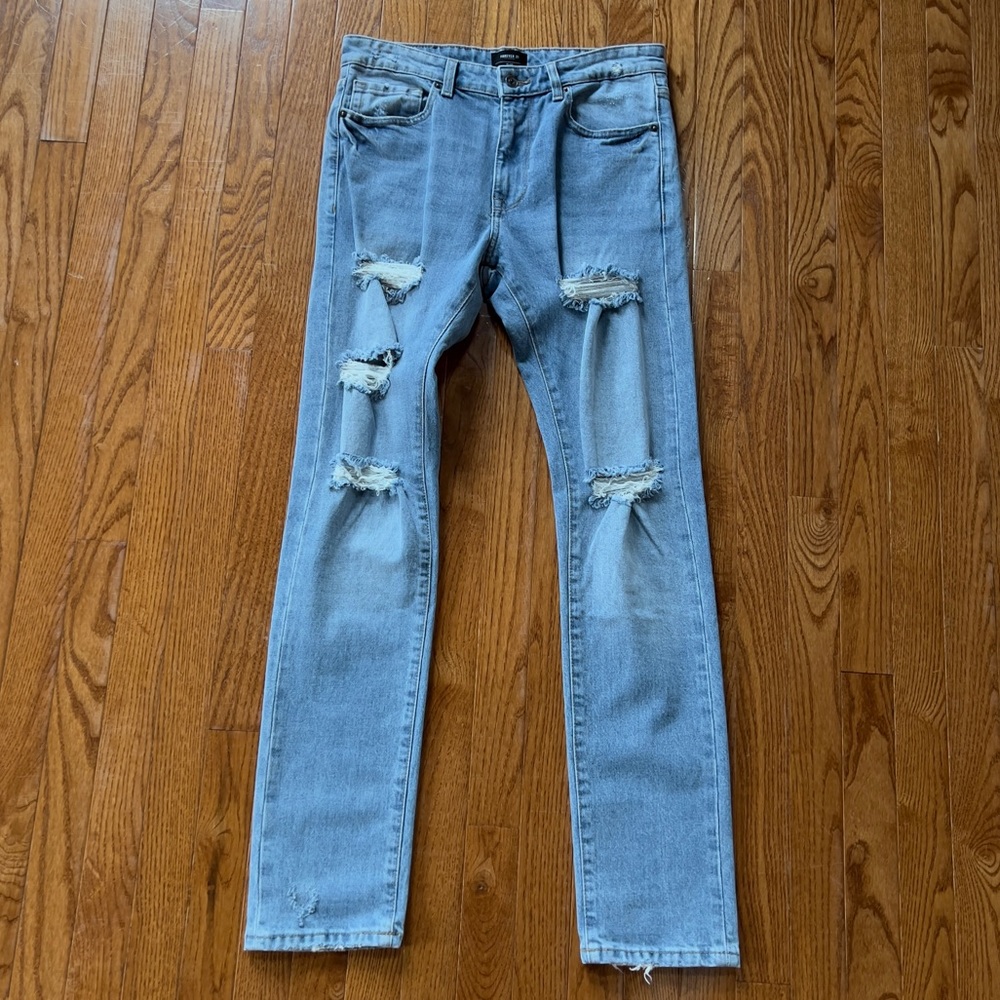 NEW Men’s Distressed Blue Jeans